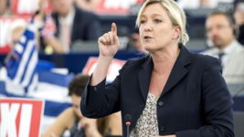 Le Pen lofar að Frakkar gangi fyrir í eigin landi
