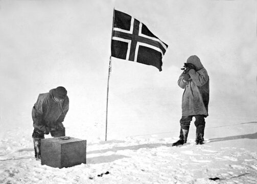 Roald_Amundsen_and_Helmer_Hanssen_make_observations_at_the_South_Pole_1911_6890566753_restored_version.jpg