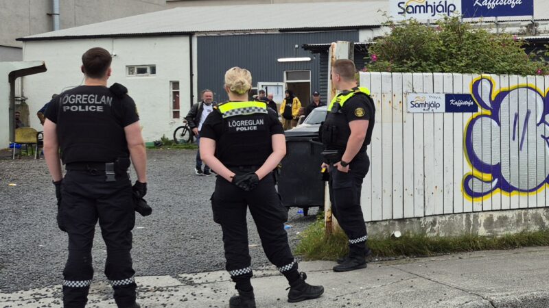 Könnun: Meirihluti andvígur flutningi matstofu Samhjálpar í íbúðarhverfi við Grensásveg Könnun: Meirihluti andvígur flutningi matstofu Samhjálpar í íbúðarhverfi við Grensásveg