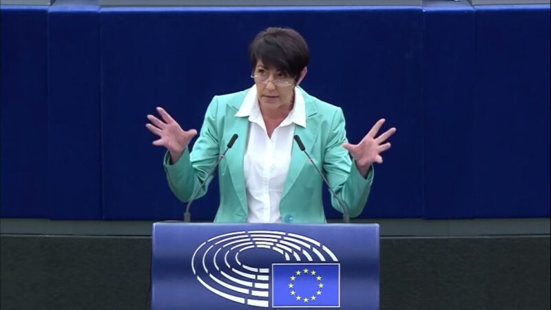 Myndband: Anderson hafnar miðstýringu ESB og krefst afsagnar Ursulu von der Leyen