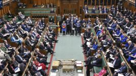 Myndband: Bandarísk fjármálaskýrsla kveikir ótta innan breska valdakerfisins