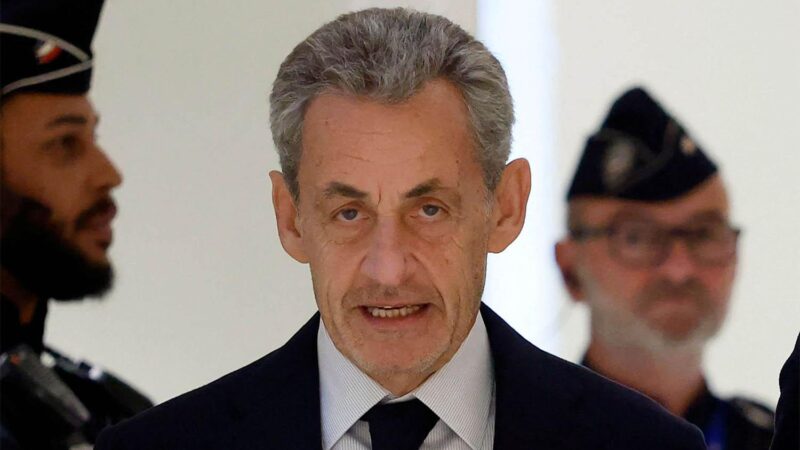 Sarkozy lýsir fangelsisvistinni sem helvíti á jörð í nýrri bók