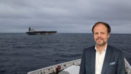 Yfirtaka rússneska olíuflutningaskipsins jafngildir stríðsyfirlýsingu