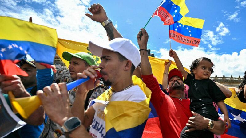 Handtöku Maduro fagnað á götum úti í Venesúela