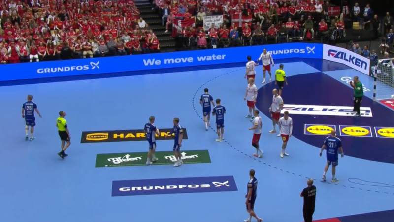 Ísland – Danmörk : Vítaskot, varnarbarátta og eins marka munur fyrir Dönum í fyrri hálfleik Ísland – Danmörk : Vítaskot, varnarbarátta og eins marka munur fyrir Dönum í fyrri hálfleik