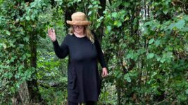 Margrét Jónsdóttir opnar einkasýninguna Klifun í Mosfellsbæ