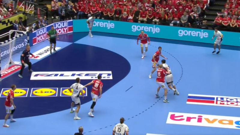 Danmörk tveimur mörkum yfir gegn Þýskalandi í hálfleik í baráttunni um gullið