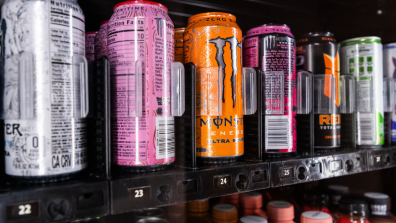 Spánn hyggst banna sölu orkudrykkja til barna yngri en 16 ára Spánn hyggst banna sölu orkudrykkja til barna yngri en 16 ára