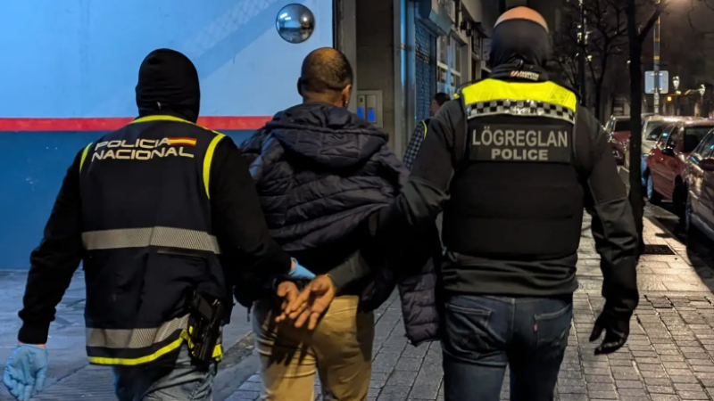 Alþjóðlegur fíkniefnahringur upprættur í samhæfðum aðgerðum lögreglu – 11 handteknir á Íslandi Alþjóðlegur fíkniefnahringur upprættur í samhæfðum aðgerðum lögreglu – 11 handteknir á Íslandi