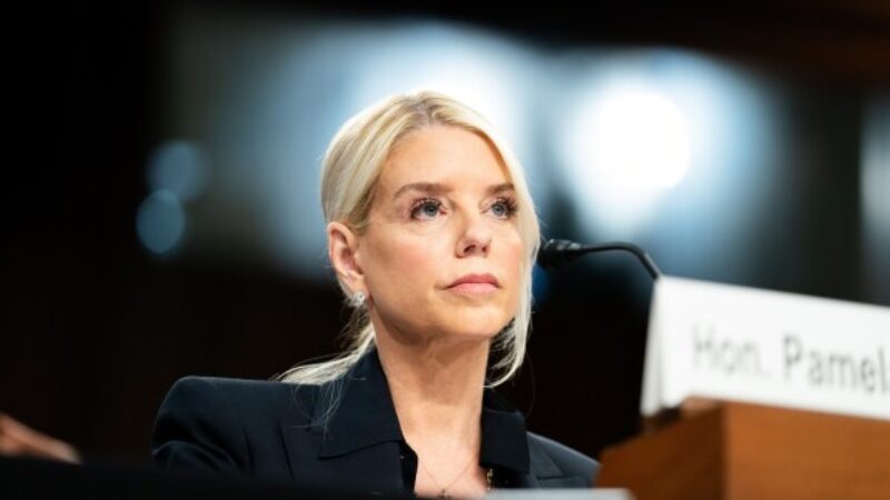 Pam Bondi tilkynnir birtingu allra Epstein-skjala og birtir lista með yfir 300 þekktum nöfnum Pam Bondi tilkynnir birtingu allra Epstein-skjala og birtir lista með yfir 300 þekktum nöfnum