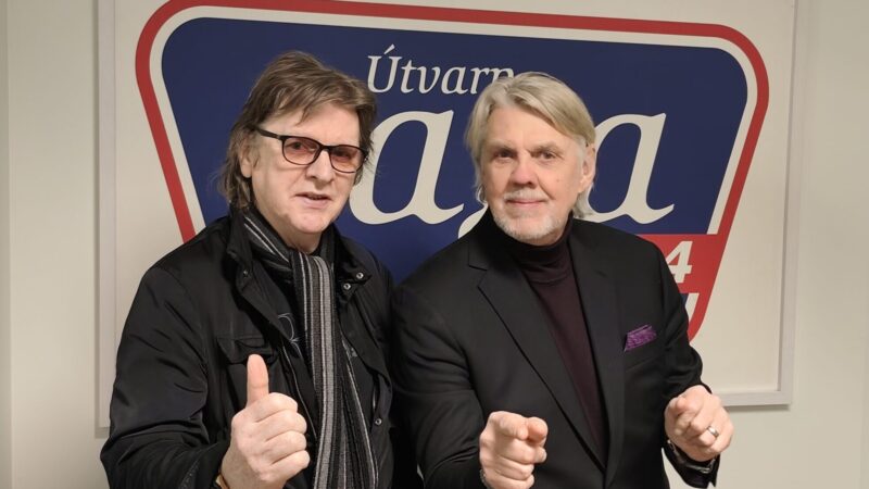 Helgi Björns undirbýr tónleika í Hörpu og umfangsmikið sumarprógramm Helgi Björns undirbýr tónleika í Hörpu og umfangsmikið sumarprógramm