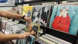 Leggja til þungar refsingar við stórfelldum höfundaréttarbrotum