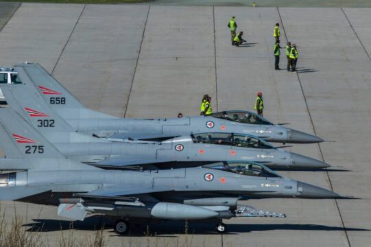 f16thotur.jpg