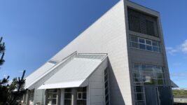Könnun: Mikill meirihluti telur ekki að um hatursglæp hafi verið að ræða við Grafarvogskirkju Könnun: Mikill meirihluti telur ekki að um hatursglæp hafi verið að ræða við Grafarvogskirkju
