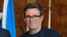 Íhaldsflokkurinn herðir sóknina gegn Andy Burnham Íhaldsflokkurinn herðir sóknina gegn Andy Burnham
