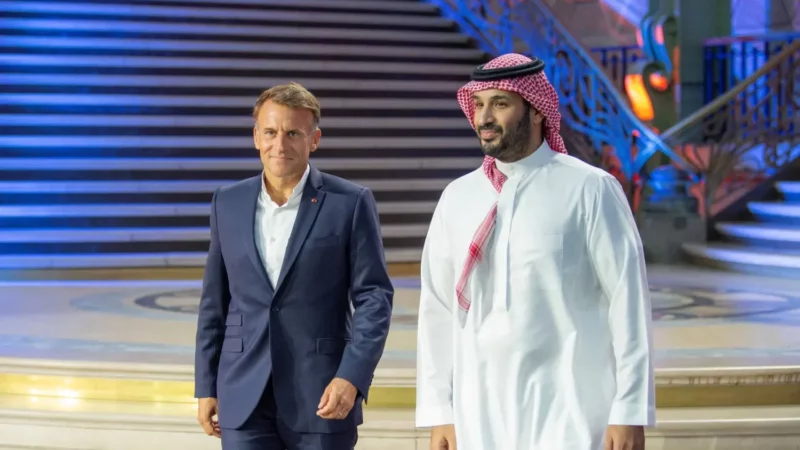 Sádi-Arabar fjárfesta 6 milljarða evra í 3 skemmtigörðum við París Sádi-Arabar fjárfesta 6 milljarða evra í 3 skemmtigörðum við París