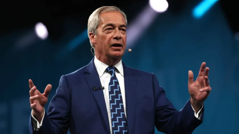Bretland: Rannsókn á íkveikjutilræði við heimili Farage tekin upp að nýju