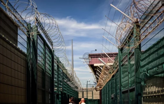 franceprison.webp