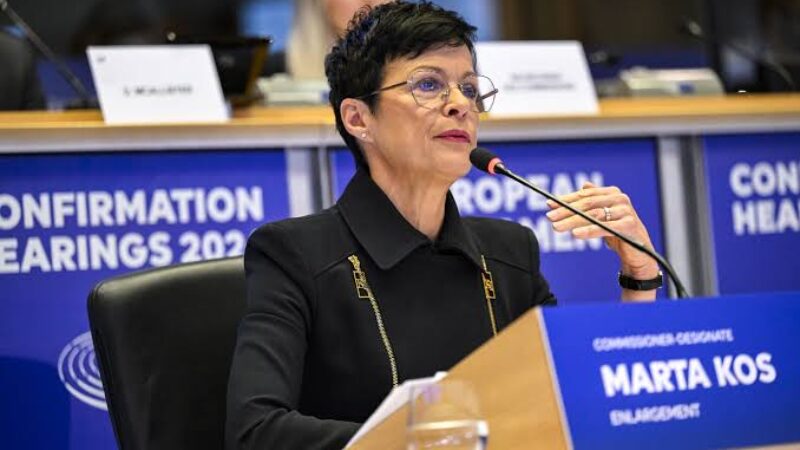Er Marta Kos einnig að plata?