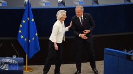 Carney og von der Leyen leiða þróun í átt að stafrænu eftirlitskerfi Carney og von der Leyen leiða þróun í átt að stafrænu eftirlitskerfi