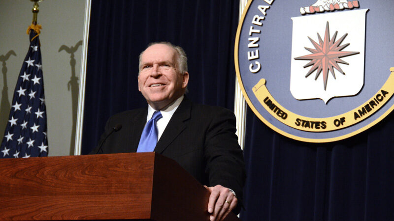 Fyrrverandi forstjóra CIA stefnt fyrir dóm vegna sakamálarannsóknar Fyrrverandi forstjóra CIA stefnt fyrir dóm vegna sakamálarannsóknar