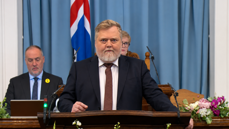 Könnun: Sigmundur Davíð stóð sig best í fyrri hluta eldhúsdagsumræðna Könnun: Sigmundur Davíð stóð sig best í fyrri hluta eldhúsdagsumræðna