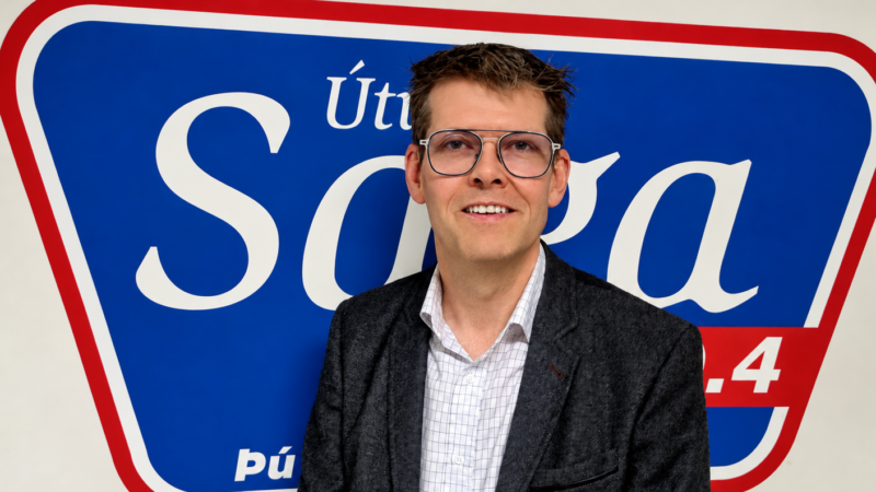 Eiríkur: Lögleiðing bókunar 35 færi yfir rauða strikið í stjórnarskránni Eiríkur: Lögleiðing bókunar 35 færi yfir rauða strikið í stjórnarskránni