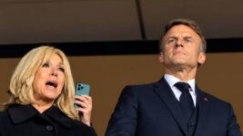 Macron skemmti sér á tónleikum Céline Dion á meðan Frakkland logaði í óeirðum Macron skemmti sér á tónleikum Céline Dion á meðan Frakkland logaði í óeirðum