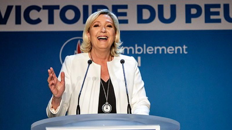Le Pen: Íslendingar minna á að ESB-aðild sé ekki sjálfsögð framtíð Evrópu Le Pen: Íslendingar minna á að ESB-aðild sé ekki sjálfsögð framtíð Evrópu