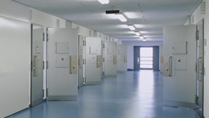 Þrjú úrskurðuð í gæsluvarðhald vegna auðgunarbrota gegn öldruðum Þrjú úrskurðuð í gæsluvarðhald vegna auðgunarbrota gegn öldruðum