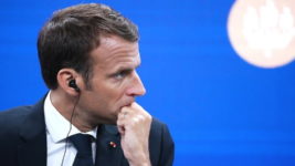 Macron kynnir framlag Frakklands til kjarnorkuvarna Evrópu Macron kynnir framlag Frakklands til kjarnorkuvarna Evrópu