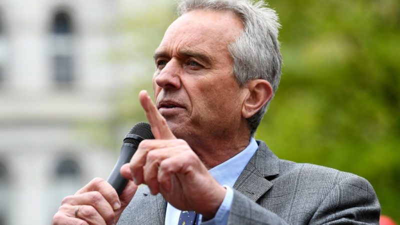 Robert Kennedy segir Bill Gates hafa staðið að vetrarstorminum í Bandaríkjunum Robert Kennedy segir Bill Gates hafa staðið að vetrarstorminum í Bandaríkjunum